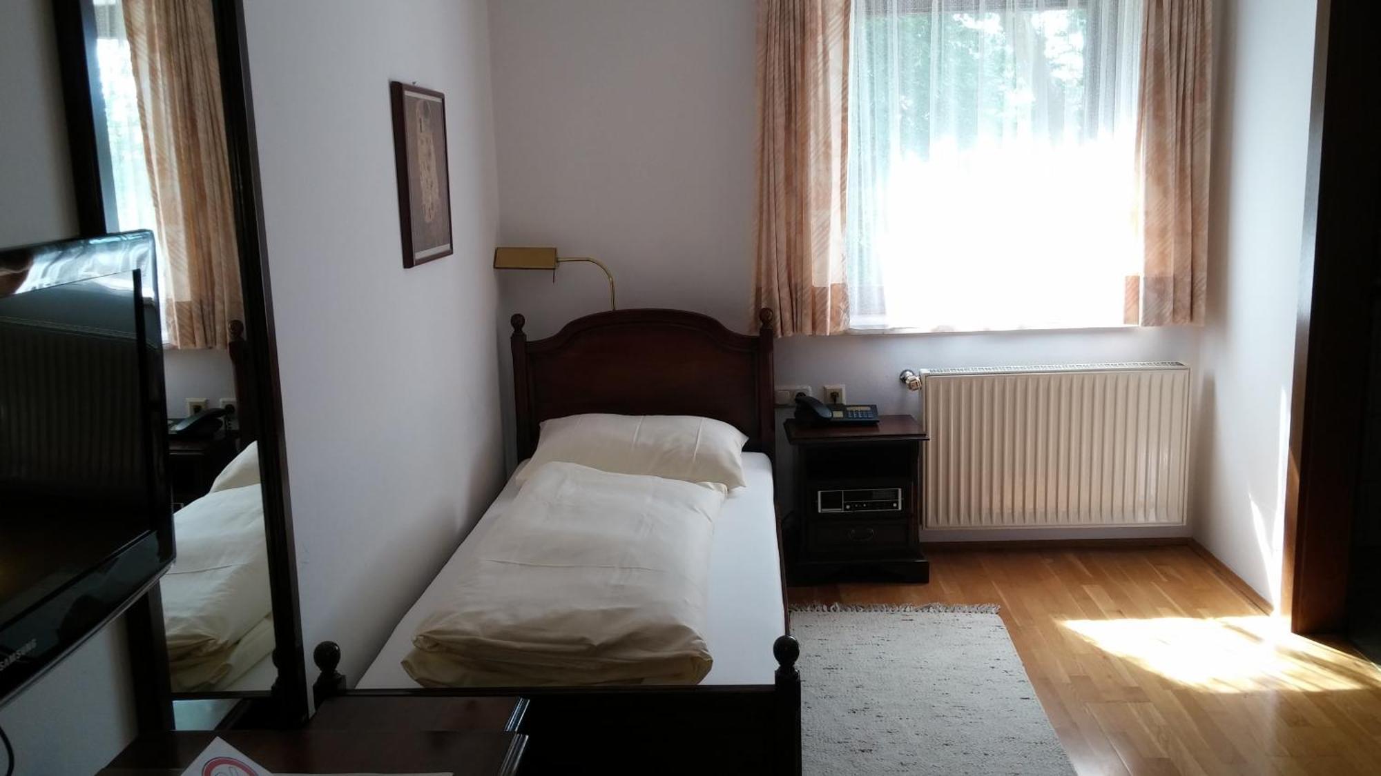 Landhotel St. Florian Sankt Florian am Inn Rum bild
